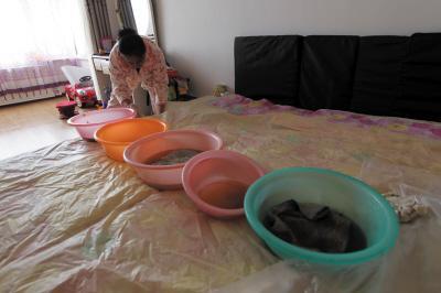 绩溪楼上漏水，住户失联，小区没物管，业主维权难！律师来支招……